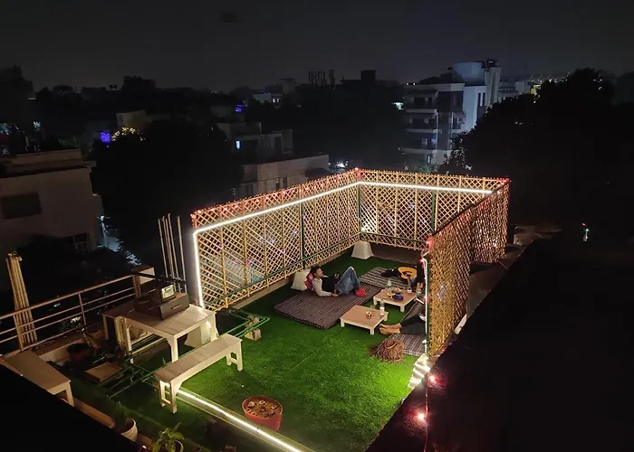 A Sleepy Fox Hostel New Delhi